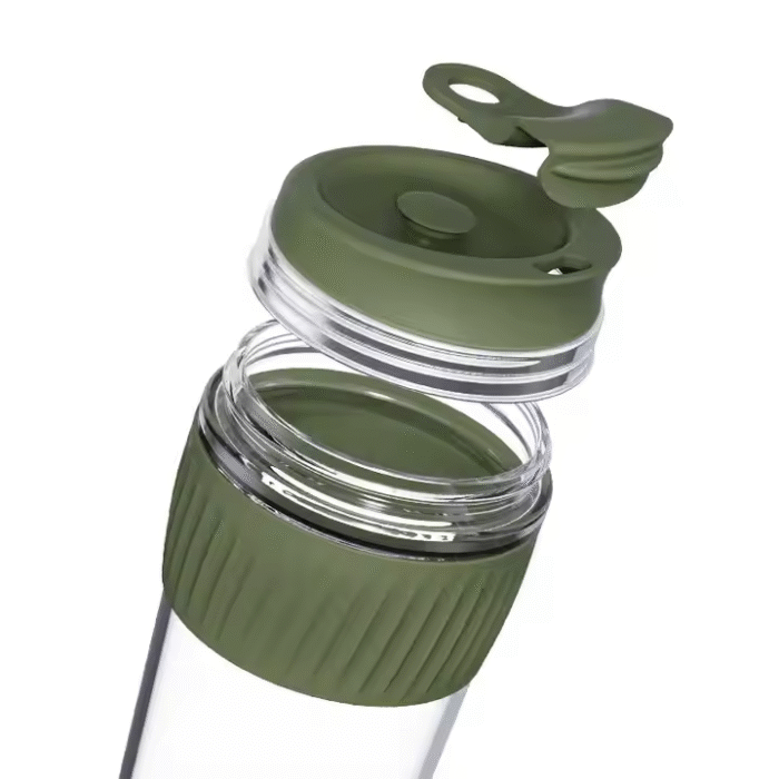 Glass with silicone lid