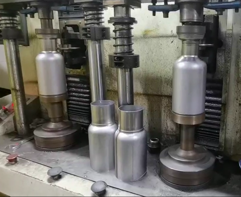 CNC machining of a bottle mold